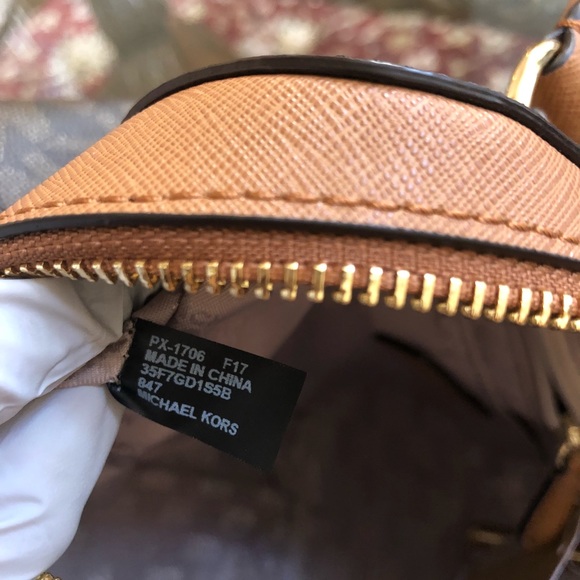 Authentic Michael Kors studded handbag&wallet set - Picture 5 of 8